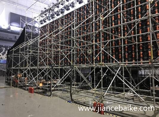上海某体育中心钢结构舞台安全性检测